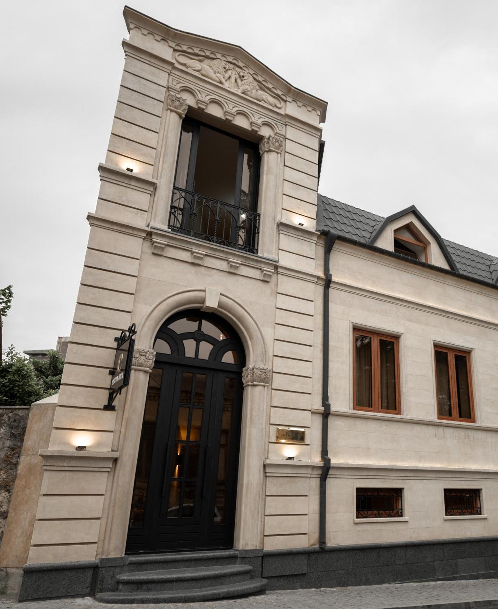 Central Hotel 库塔伊西 外观 照片